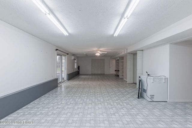 16208 Pamela Jo Ave, Louisville, KY 40245