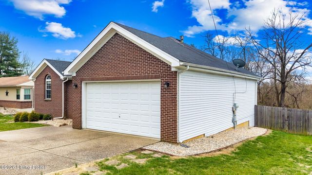 16208 Pamela Jo Ave, Louisville, KY 40245