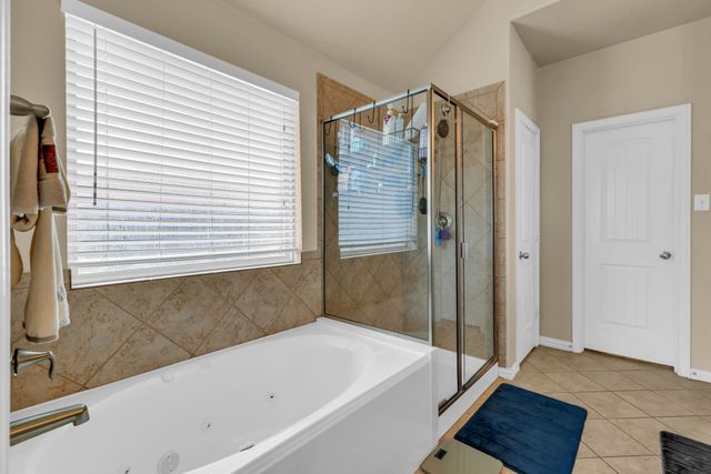 1629 Suncatcher Way, Fort Worth, TX 76052