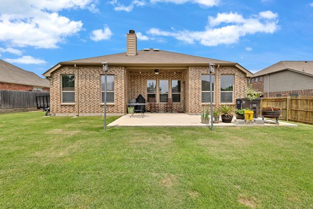 1629 Suncatcher Way, Fort Worth, TX 76052
