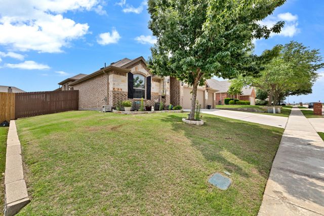 1629 Suncatcher Way, Fort Worth, TX 76052