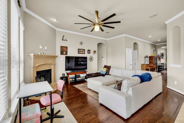 1629 Suncatcher Way, Fort Worth, TX 76052