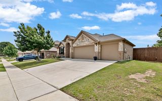 1629 Suncatcher Way, Fort Worth, TX 76052