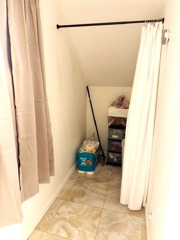 2905 PLUM Street, Erie, PA 16508