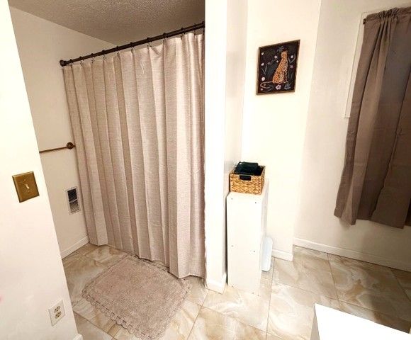 2905 PLUM Street, Erie, PA 16508