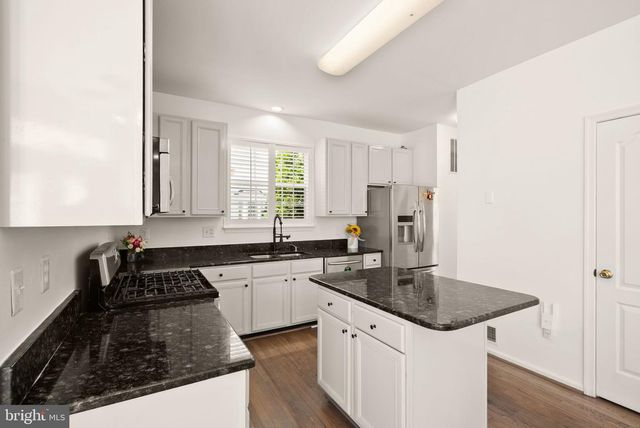 43111 CENTER ST, Chantilly, VA 20152