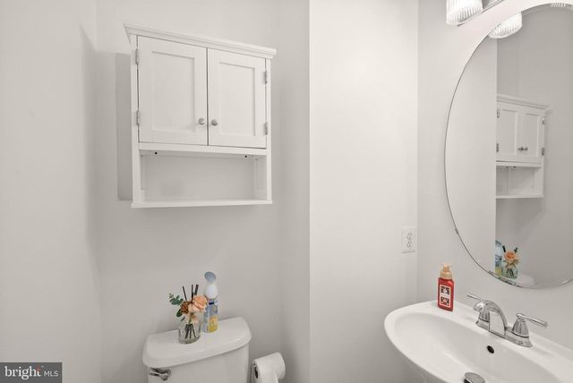 43111 CENTER ST, Chantilly, VA 20152