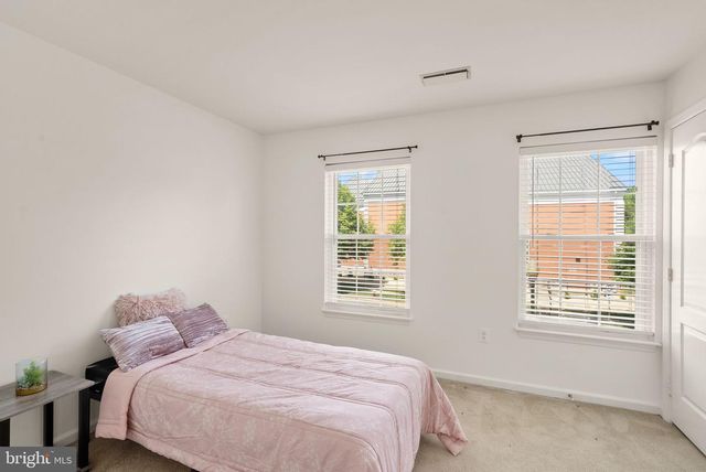 43111 CENTER ST, Chantilly, VA 20152