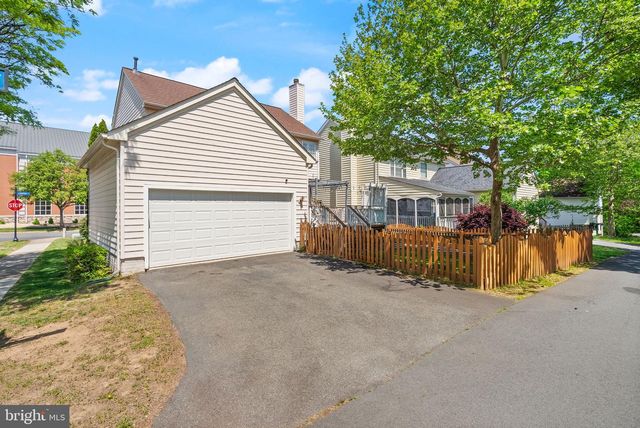 43111 CENTER ST, Chantilly, VA 20152