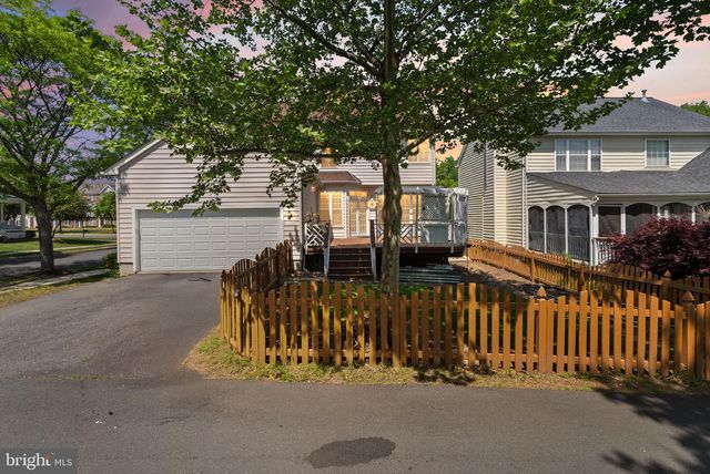 43111 CENTER ST, Chantilly, VA 20152