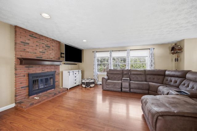 38 Vernon Avenue, Rochester, NH 03867