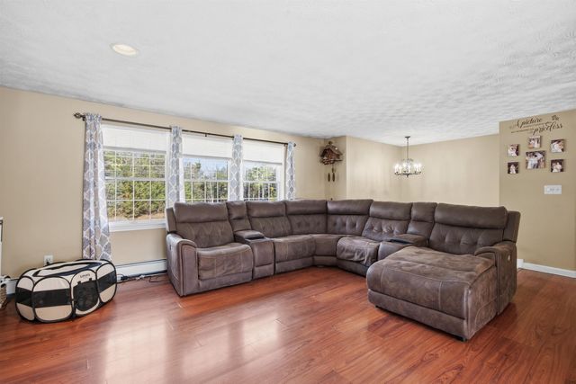 38 Vernon Avenue, Rochester, NH 03867