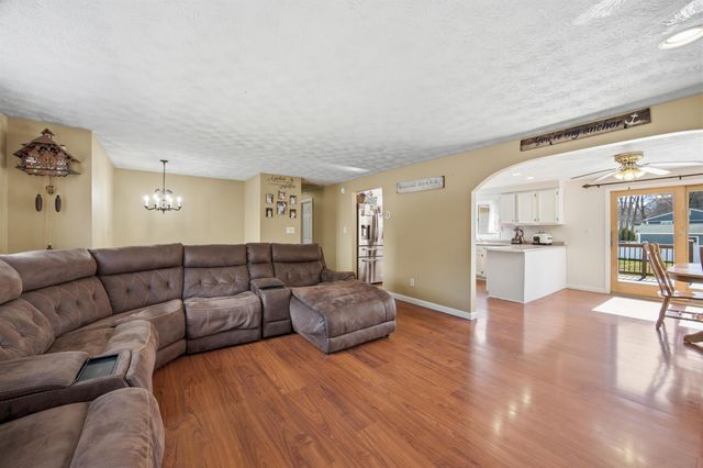 38 Vernon Avenue, Rochester, NH 03867