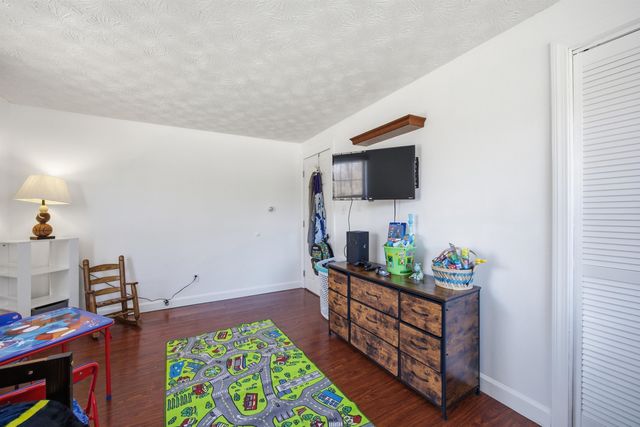 38 Vernon Avenue, Rochester, NH 03867