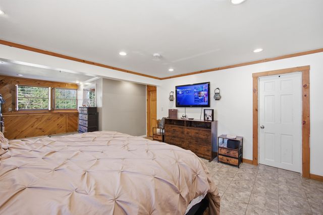 38 Vernon Avenue, Rochester, NH 03867