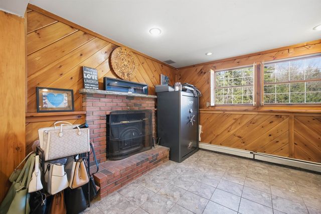 38 Vernon Avenue, Rochester, NH 03867