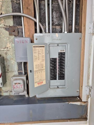 16149 E 10 Mile Rd Street, Eastpointe, MI 48021