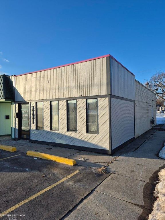 16149 E 10 Mile Rd Street, Eastpointe, MI 48021