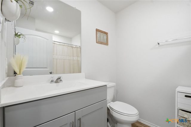 425 Lancebill Drive, Lockhart, TX 78644