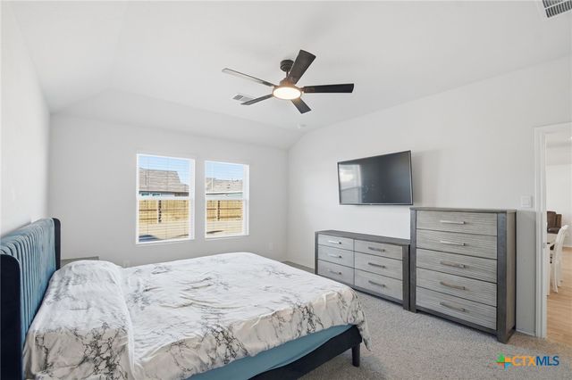 425 Lancebill Drive, Lockhart, TX 78644