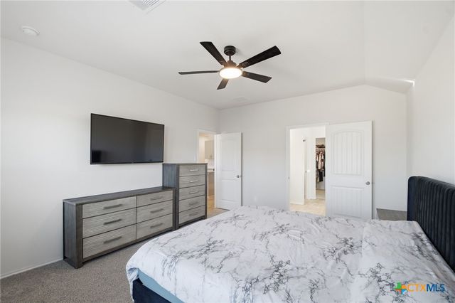 425 Lancebill Drive, Lockhart, TX 78644