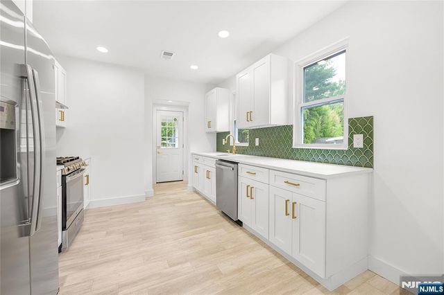 16 Clarke Street, Closter, NJ 07624