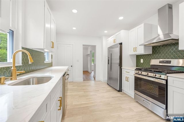 16 Clarke Street, Closter, NJ 07624