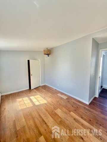 170 Main Street, East Brunswick, NJ 08816