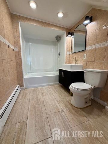 170 Main Street, East Brunswick, NJ 08816