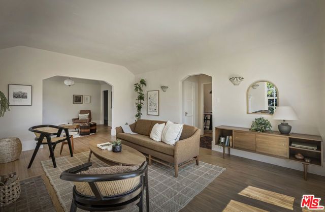 5001 Buchanan Street, Los Angeles, CA 90042