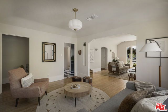 5001 Buchanan Street, Los Angeles, CA 90042