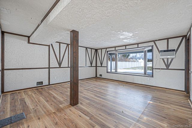 109 Utica Street, Bay Shore, NY 11706