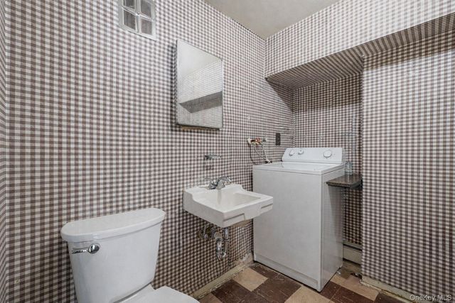 109 Utica Street, Bay Shore, NY 11706