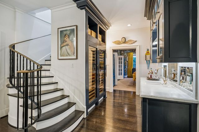 15 Courtlandt Place, Houston, TX 77006