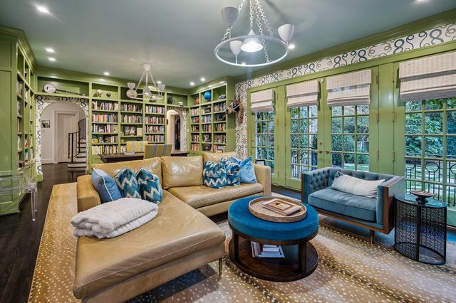 15 Courtlandt Place, Houston, TX 77006