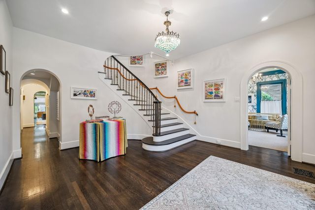 15 Courtlandt Place, Houston, TX 77006