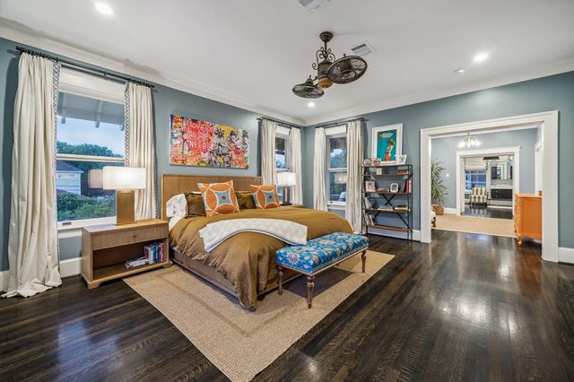 15 Courtlandt Place, Houston, TX 77006