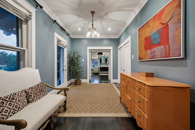 15 Courtlandt Place, Houston, TX 77006