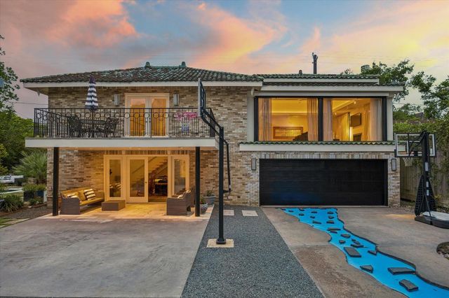 15 Courtlandt Place, Houston, TX 77006