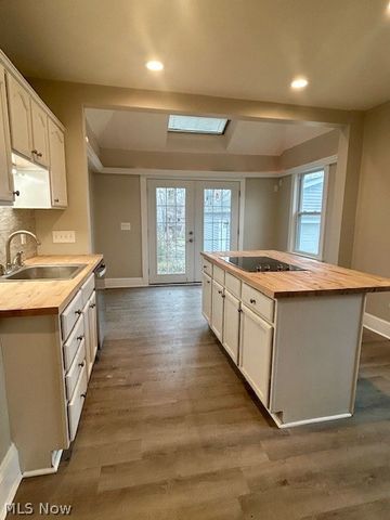 18112 Chagrin Boulevard, Shaker Heights, OH 44122