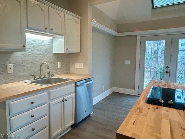 18112 Chagrin Boulevard, Shaker Heights, OH 44122