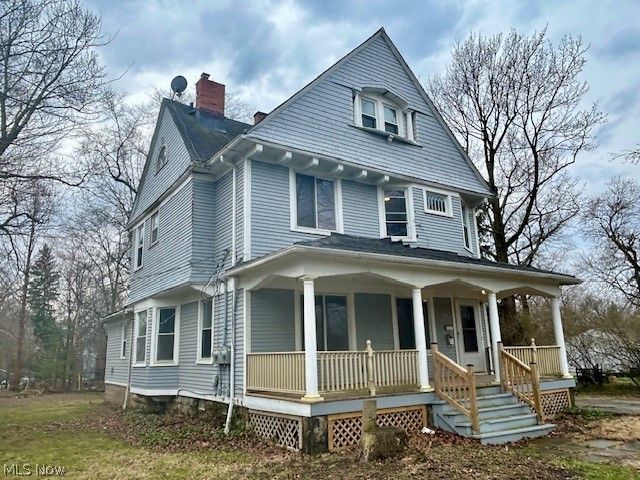 18112 Chagrin Boulevard, Shaker Heights, OH 44122