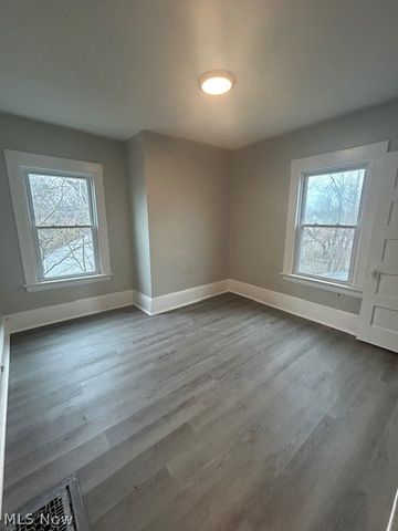 18112 Chagrin Boulevard, Shaker Heights, OH 44122