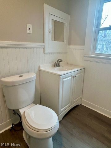 18112 Chagrin Boulevard, Shaker Heights, OH 44122