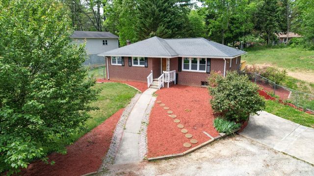 509 Brookside Camp Road, Hendersonville, NC 28792