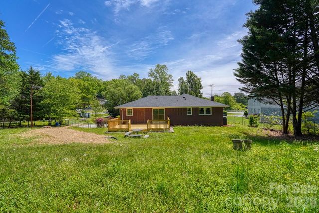 509 Brookside Camp Road, Hendersonville, NC 28792