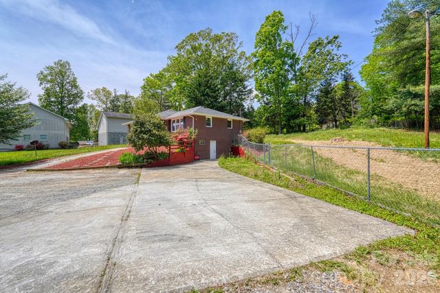 509 Brookside Camp Road, Hendersonville, NC 28792