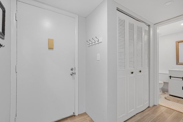 3000 NW 48th Terrace 423, Lauderdale Lakes, FL 33313