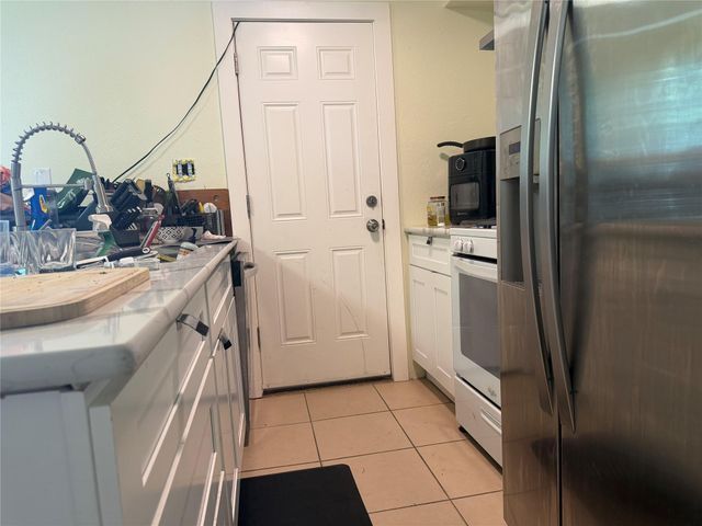 5600 Ponciana DR, Austin, TX 78744