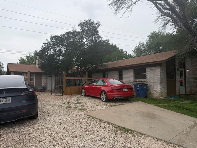 5600 Ponciana DR, Austin, TX 78744